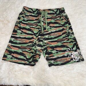 Hustle Gang Camouflage Shorts with Logo XXL
